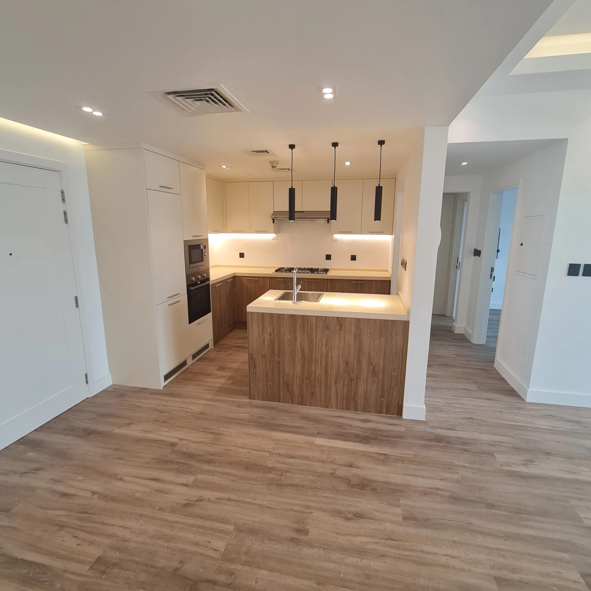 Exploring the Elegance of Island Kitchen Design and Manufacturing