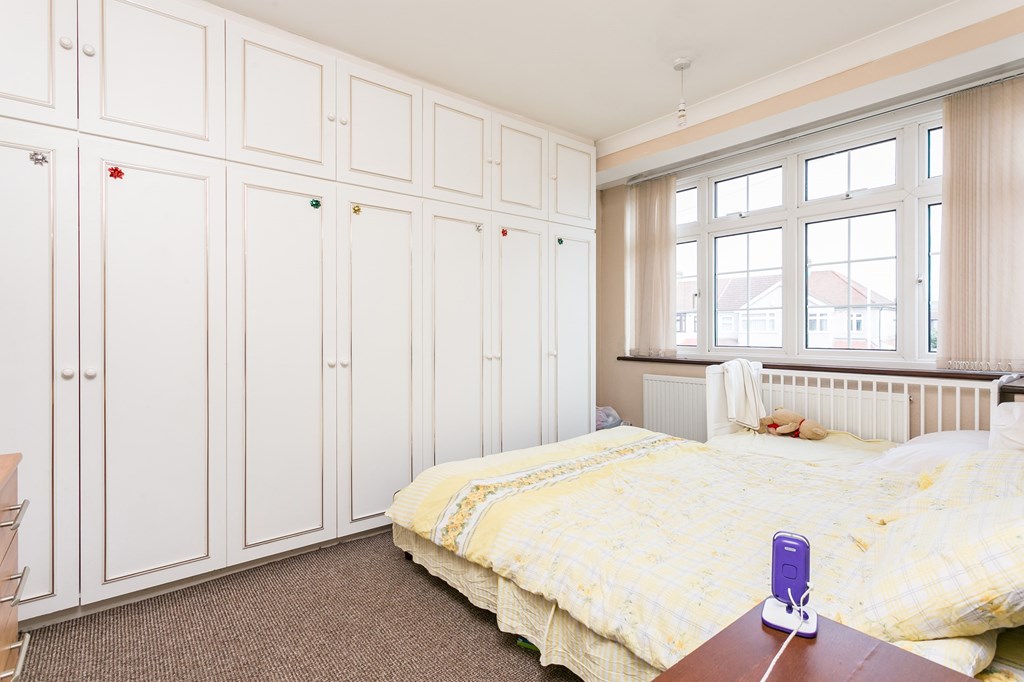 Free property report 66 Baron Gardens, Barkingside, Ilford, IG6 1PB