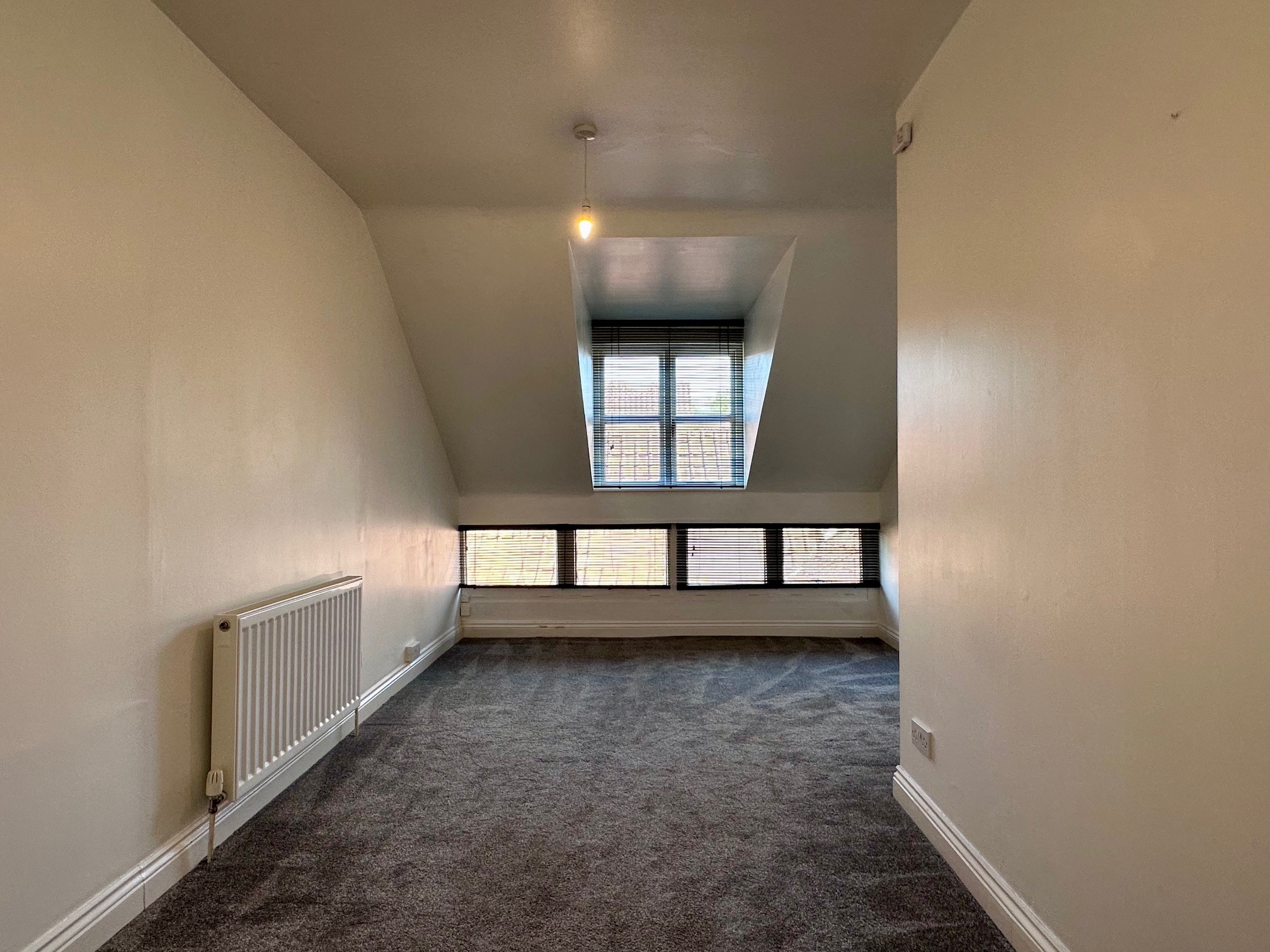 Photos of Coxtie Green Road, Navestockside, Brentwood CM14 55165127