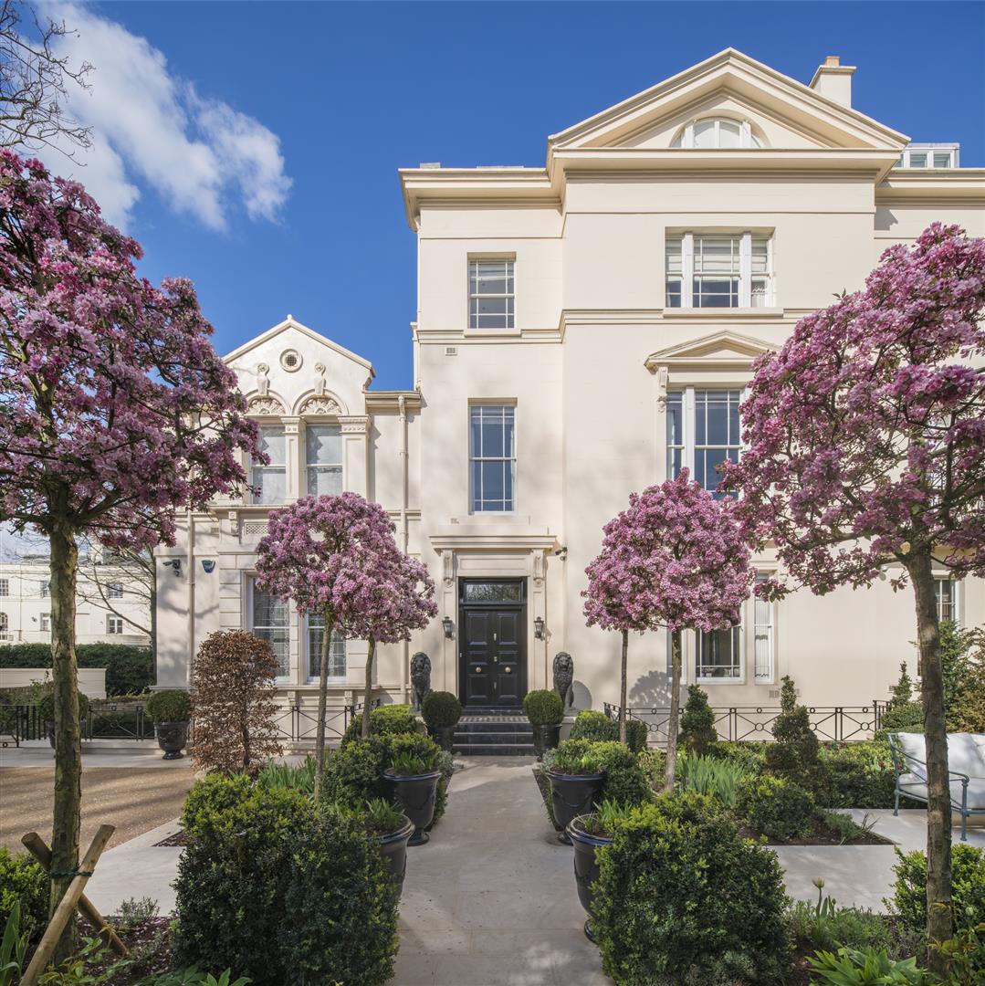 6 bedroom terraced house for sale in Prince Albert Road, Regents Park