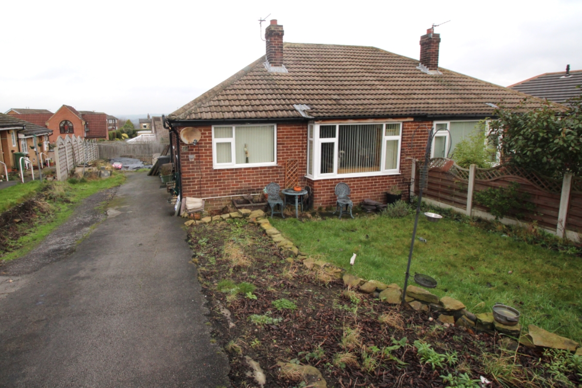 Photos of Norristhorpe Lane, Liversedge, West Yorkshire WF15 51817705