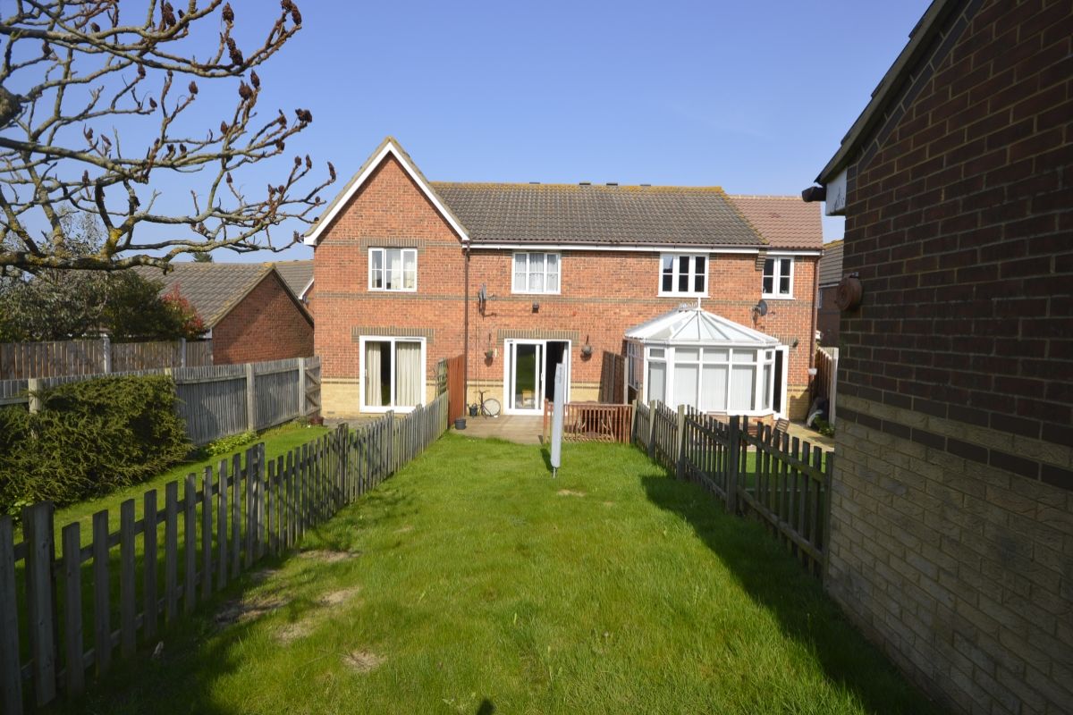 Free property report 26 Leaman Close, High Halstow, Rochester, ME3 8EZ