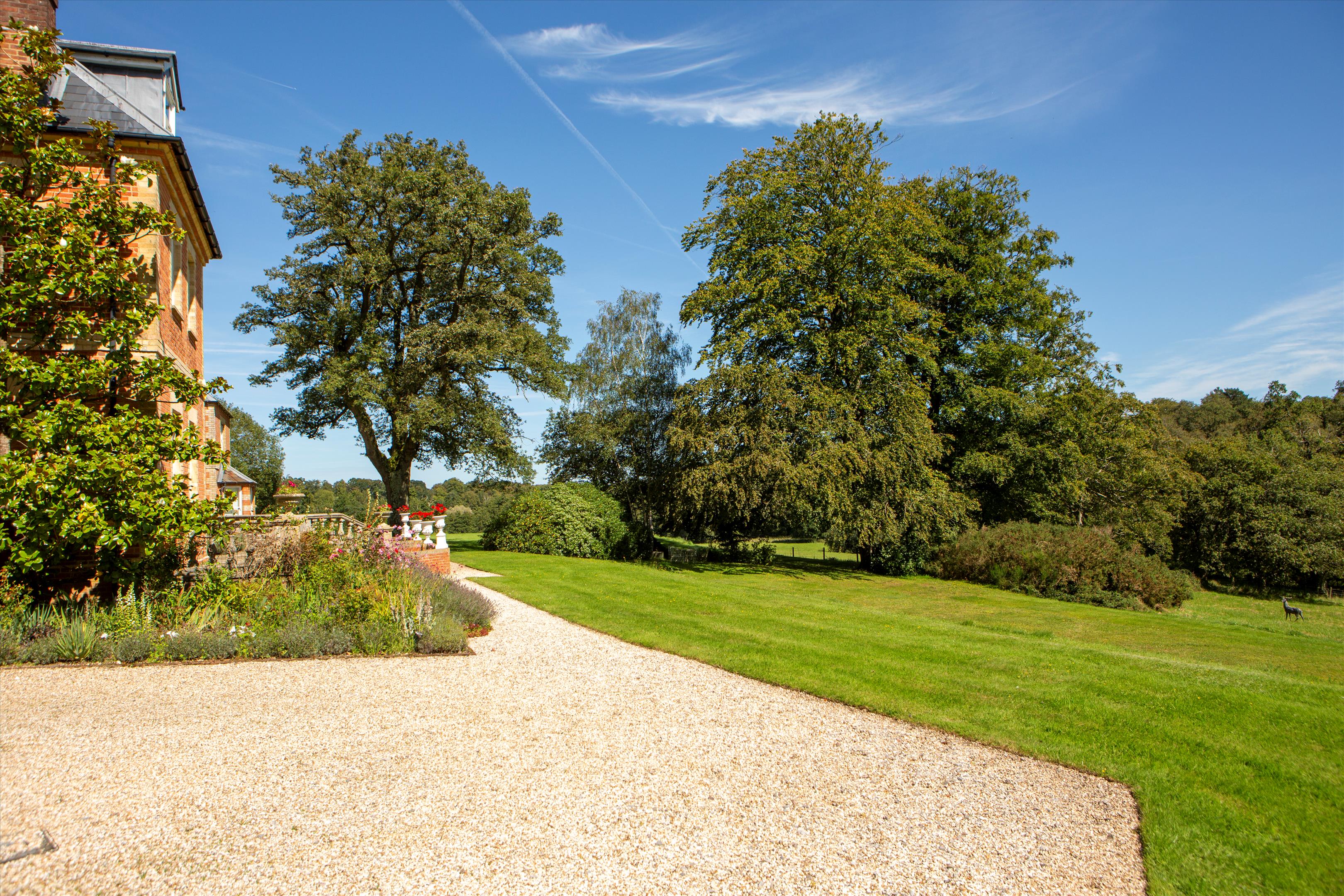 Photos of Hollington Lane, Woolton Hill, Newbury, Berkshire RG20