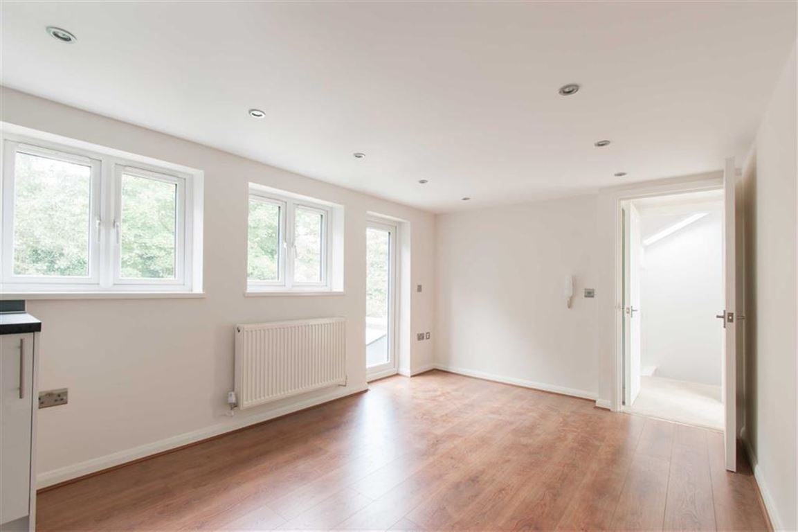 Free property report 95B, Wells House Road, Park Royal, NW10 6EA Chimnie