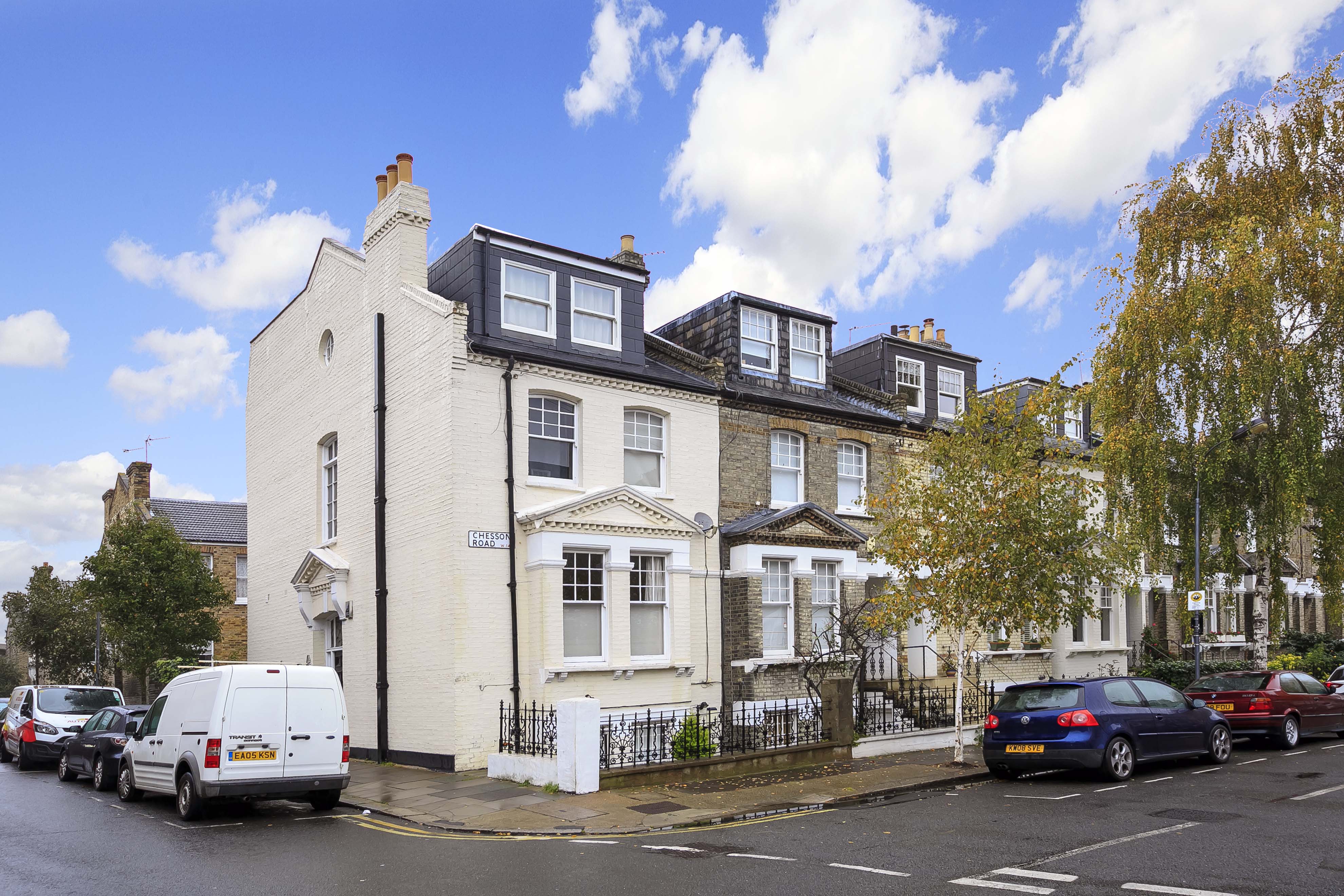 5 bedroom flat for sale in Chesson Road, London W14
