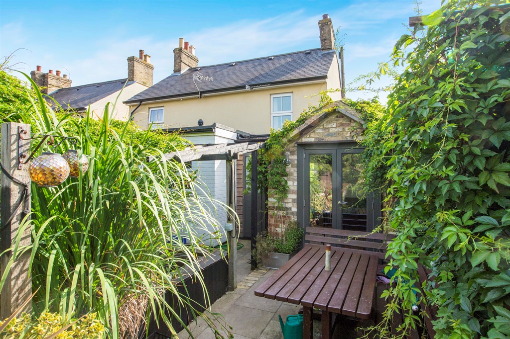 Free property report 1, River Terrace, Washbank Road, Eynesbury, PE19