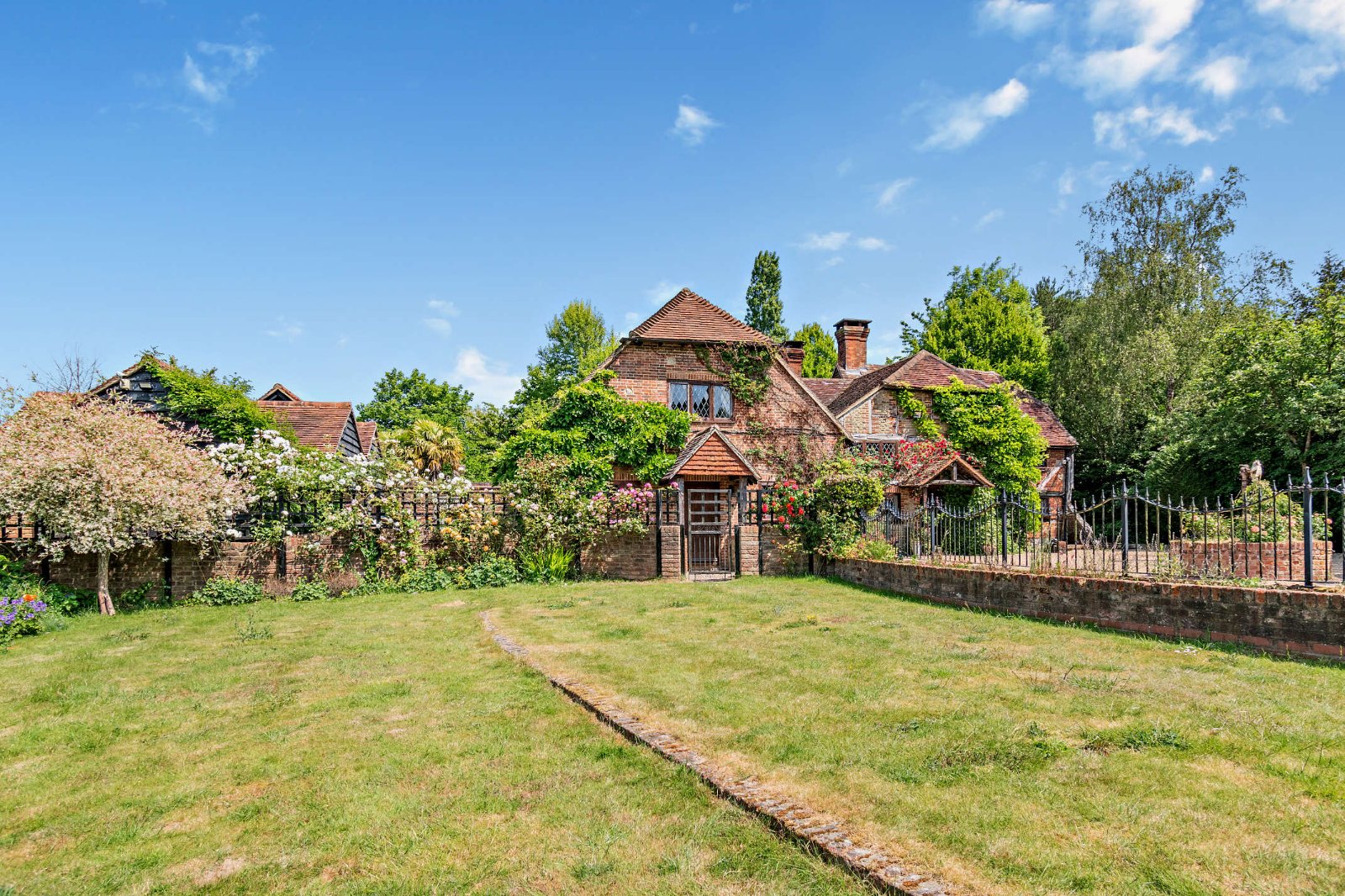 Photos of Strood Green, Wisborough Green, Billingshurst, West Sussex