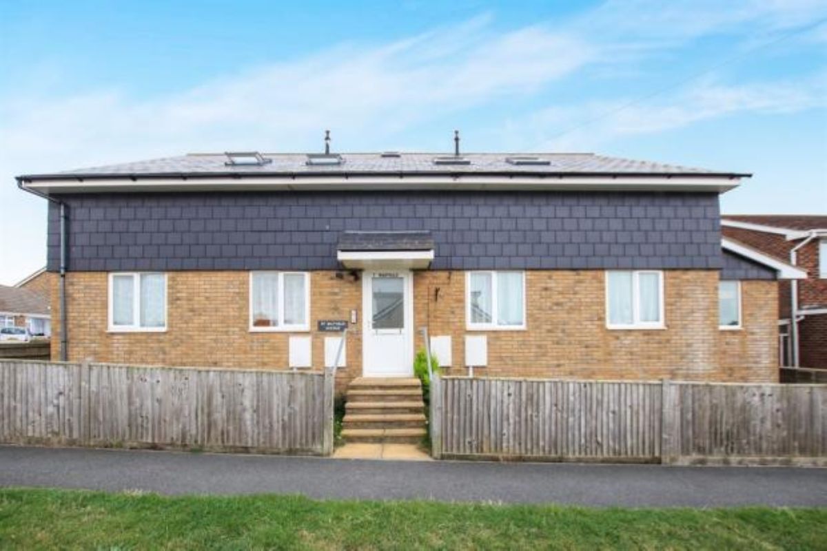 Free property report Flat 3, 57 Mayfield Avenue, Peacehaven, BN10 8RE