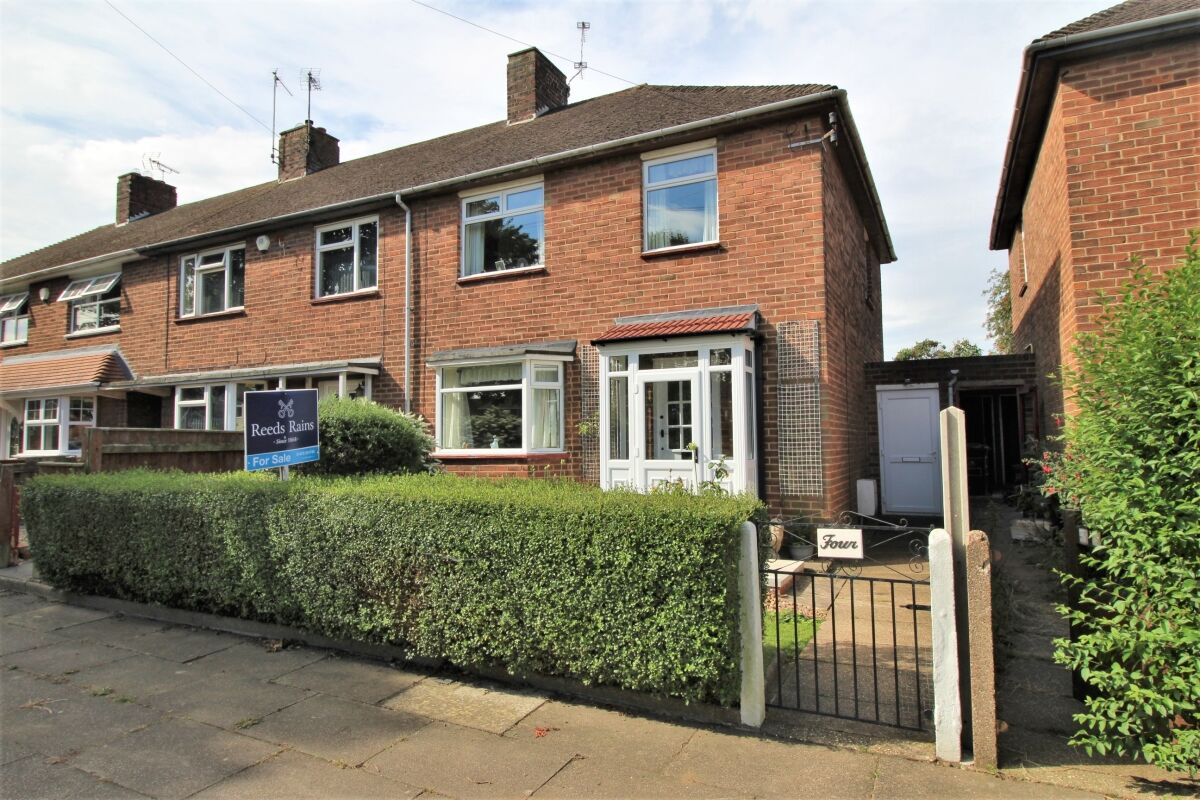 Free property report 4 Seamer Grove, Grimsby, DN32 9TH Chimnie