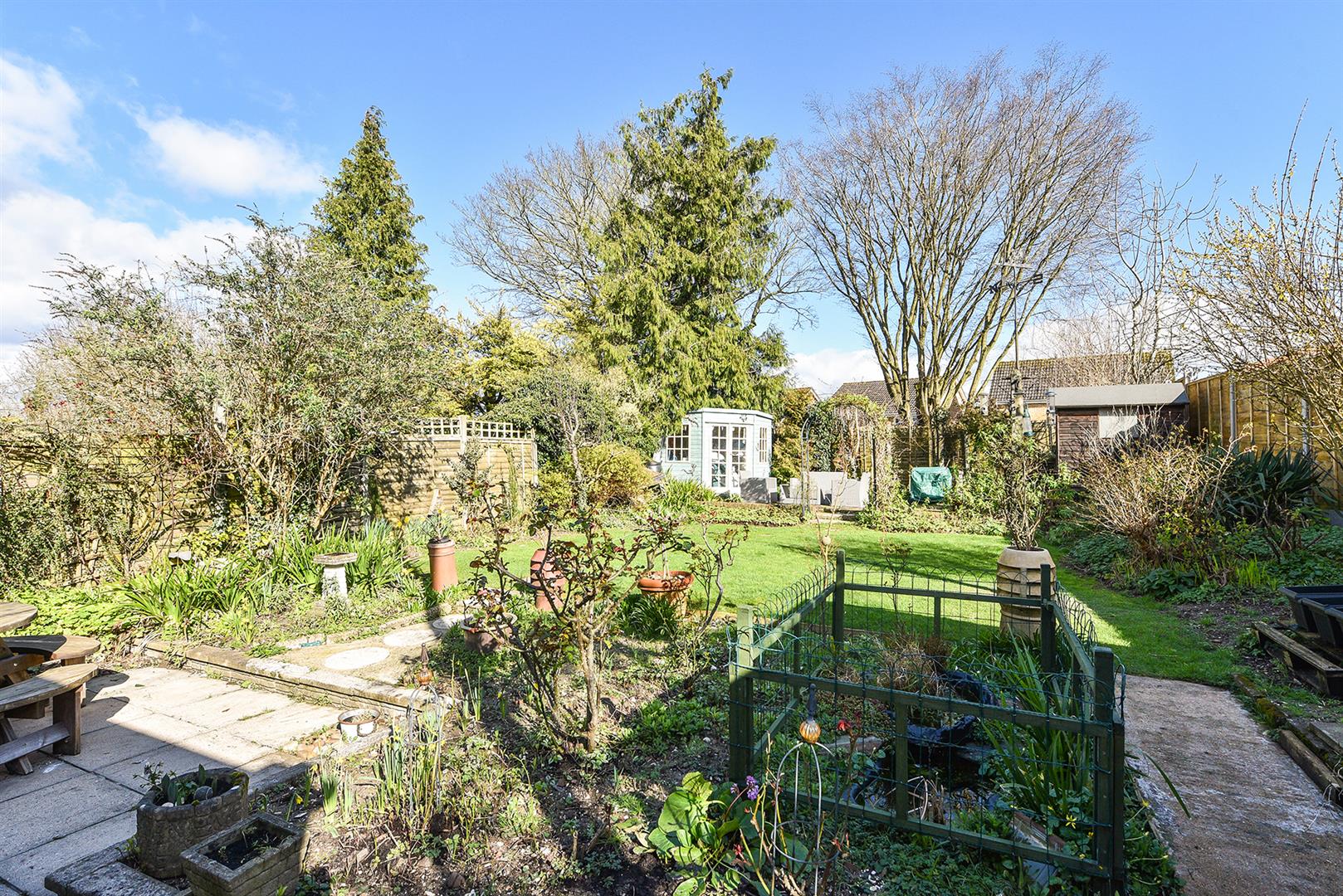 Free property report 27 Highlands Road, Andover, SP10 2PX Chimnie