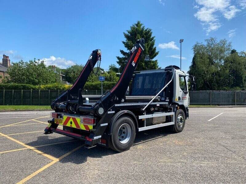 18 Tonne Skip Loader Vehicles for Hire Municipal Vehicle Rental
