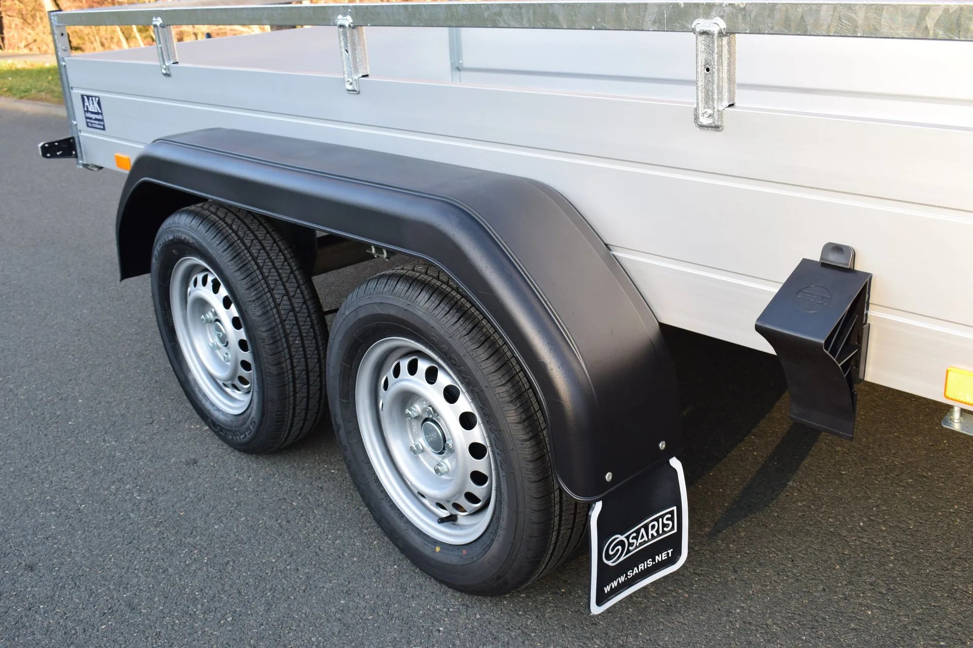 Anhänger Saris McAlu Pro FW2000 bis 2000 kg gebremst