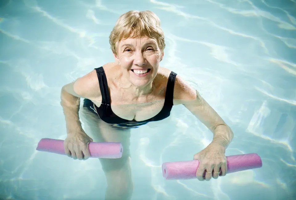 Hydrotherapy for managing arthritis symptoms