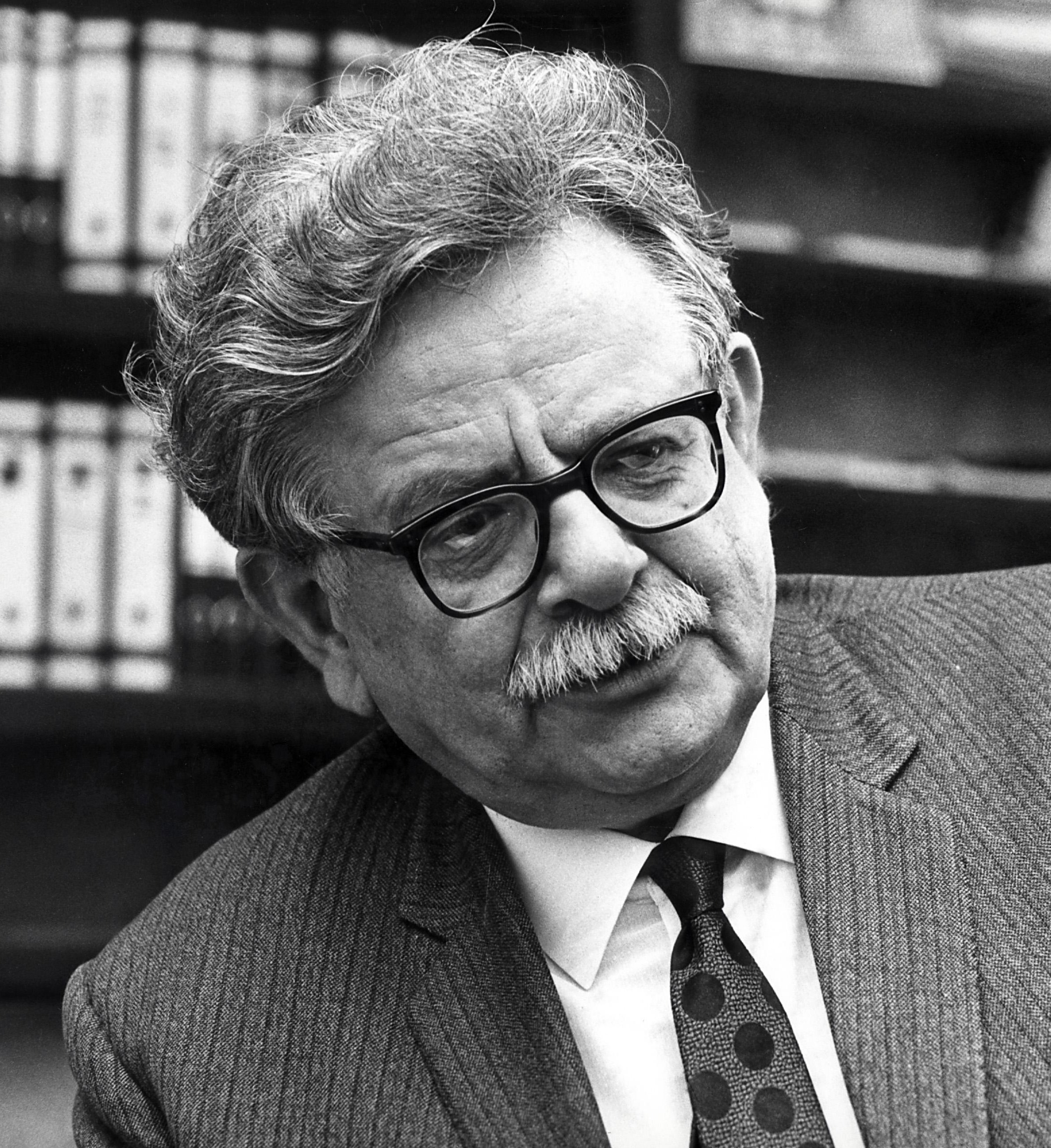Frasi di Elias (240 frasi) Citazioni e frasi celebri