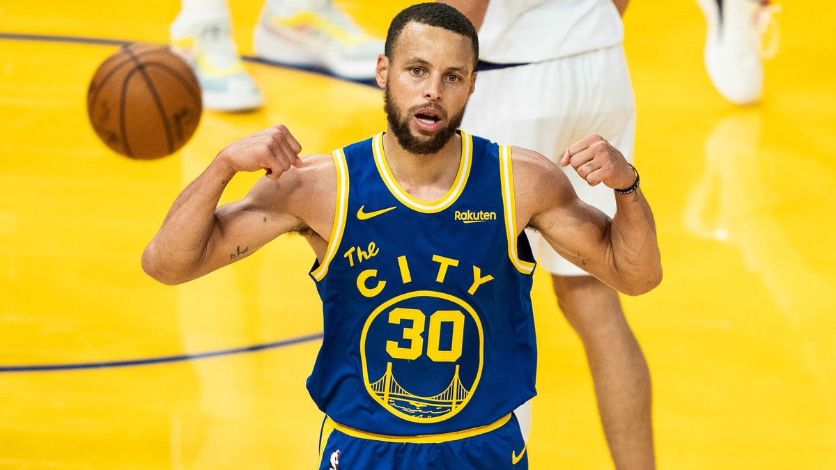 Basket NBA Stephen Curry rend hommage à Draymond Green