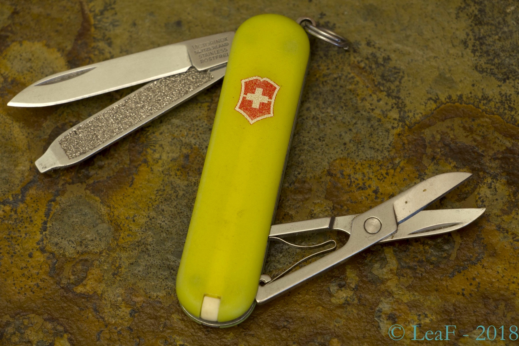 199. Classic SD (StayGlow) LeaF's Victorinox knives collection