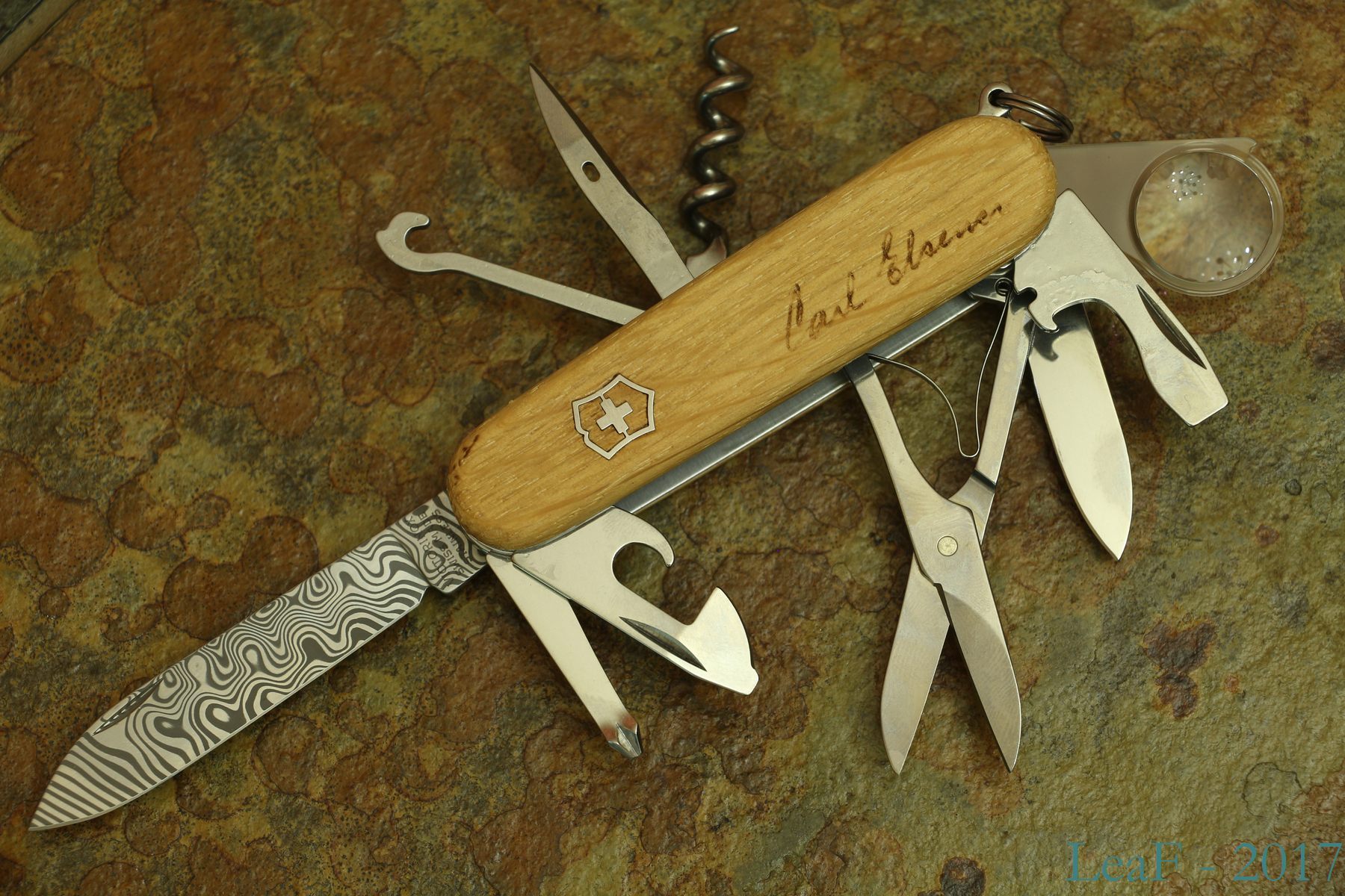 316. Explorer Damast LE2013 LeaF's Victorinox knives collection