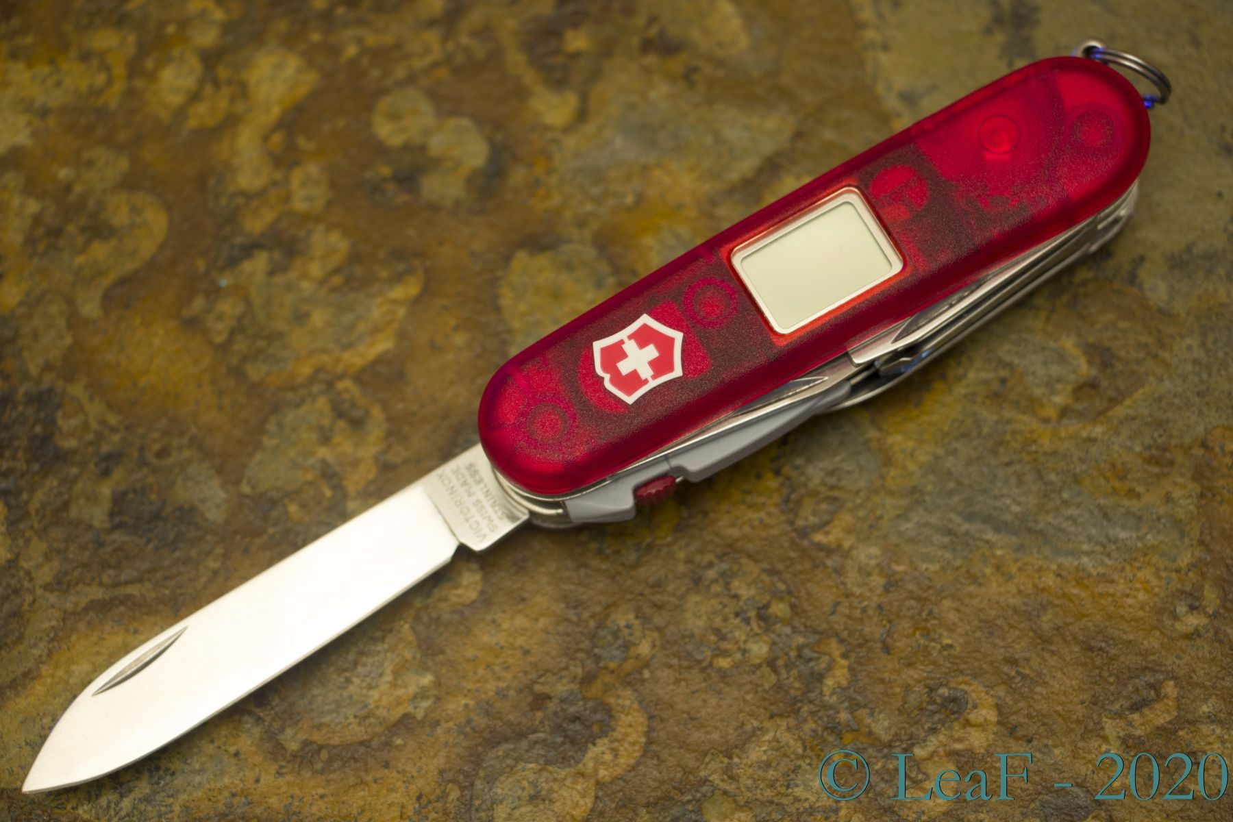 417. Traveller Lite LeaF's Victorinox knives collection