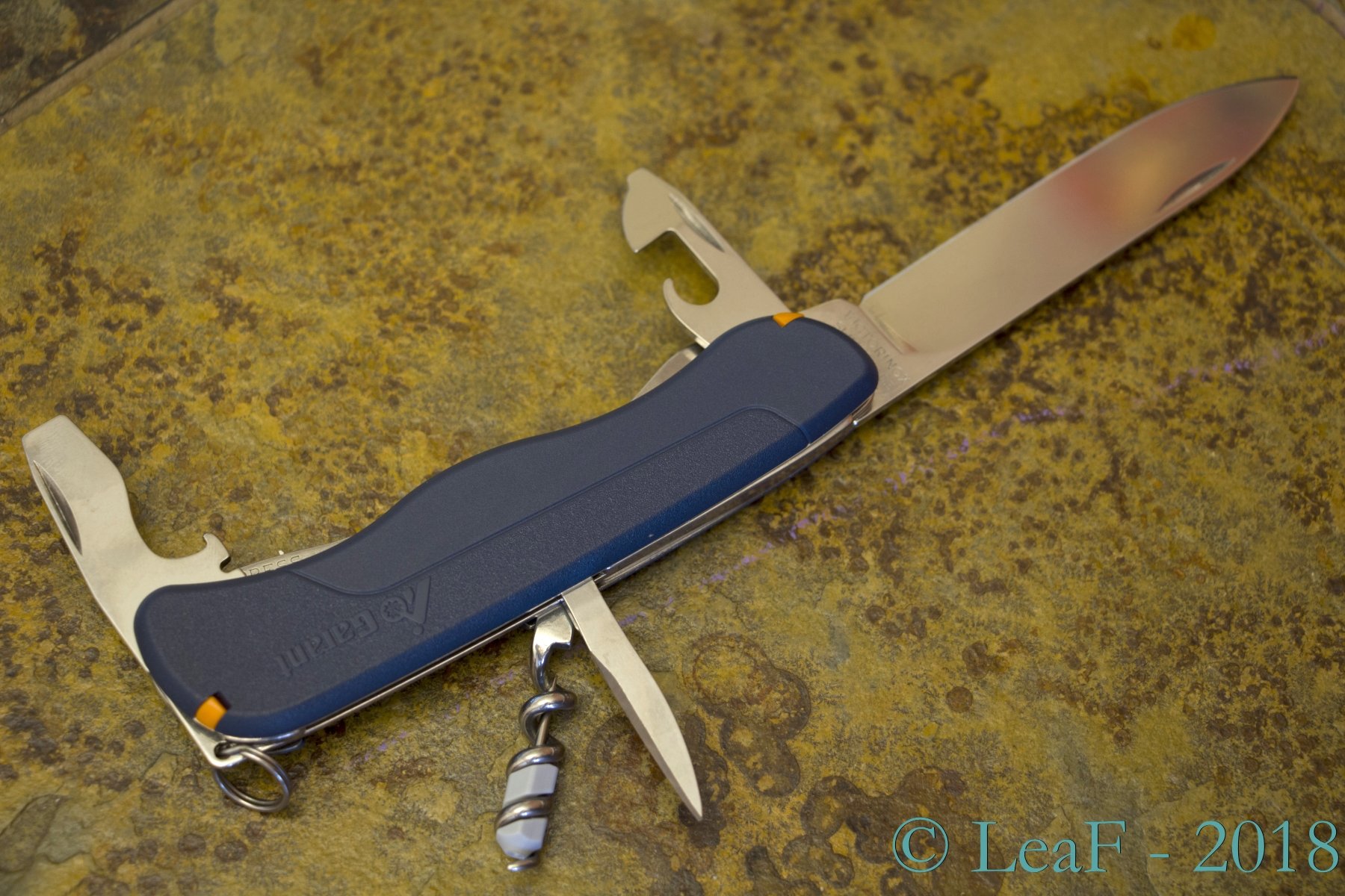 435. Garant (Nomad) LeaF's Victorinox knives collection