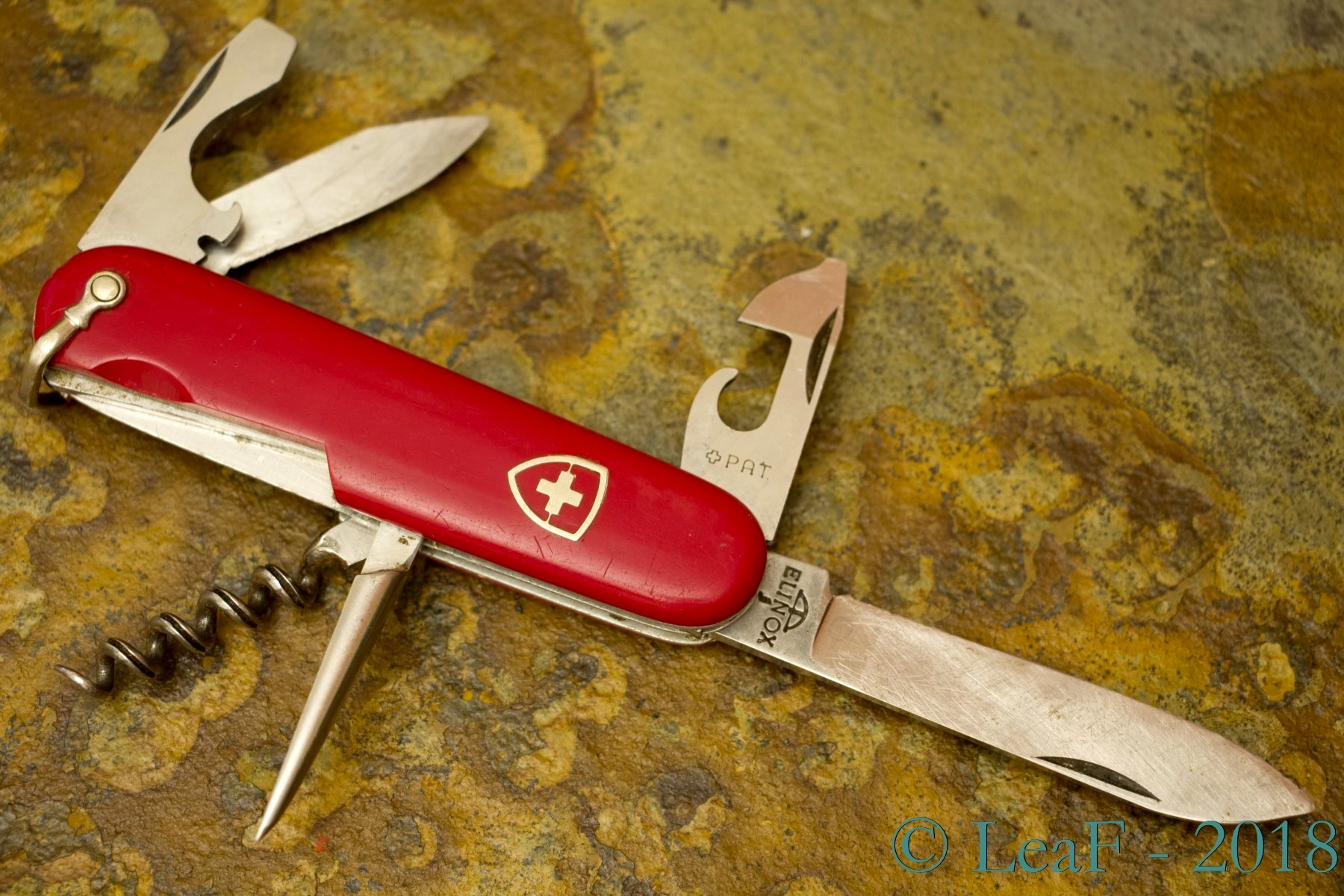 LeaF's Victorinox knives collection Page 4 Something about Swiss