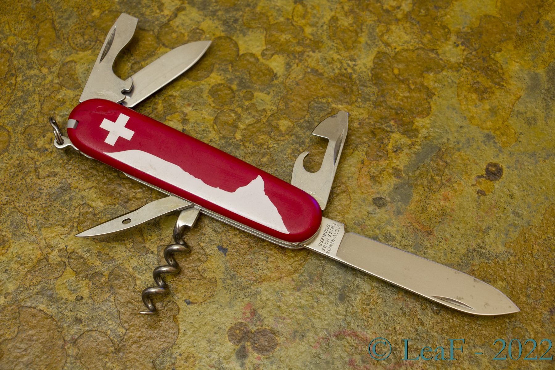 LeaF's Victorinox knives collection Something about Swiss Army knives