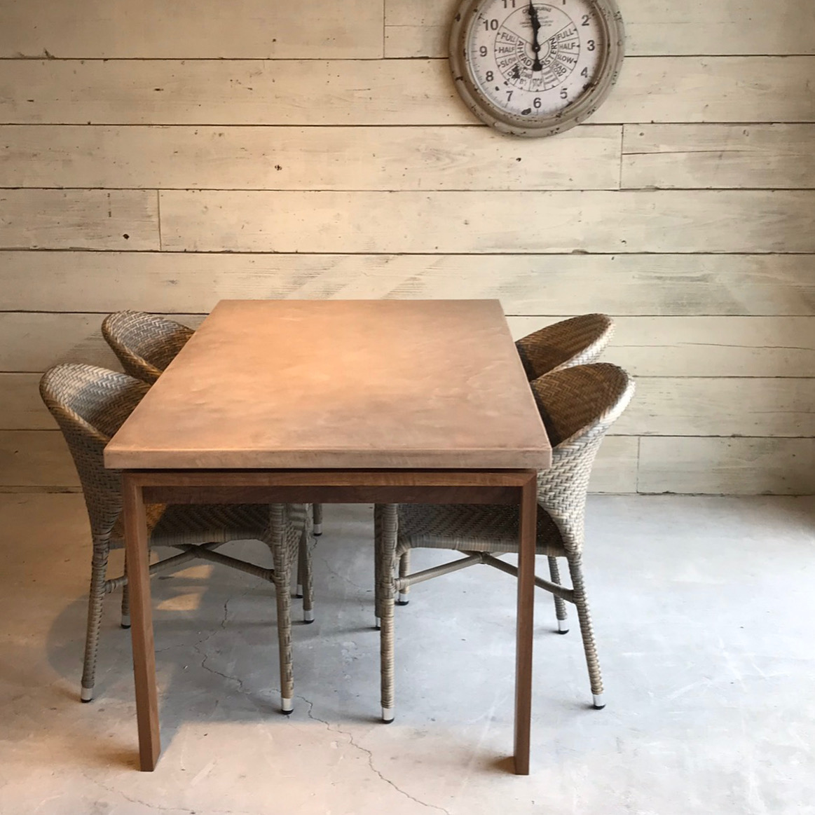 アンティークダイニングテーブル 注目の ダイニングテーブル