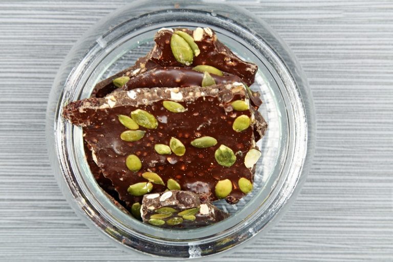 Pistachios Superfood Powers The Leaf Nutrisystem Blog