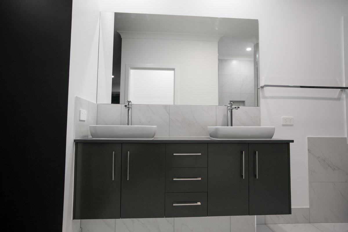 Southview Custom Home Builder Leafe Designer Homes