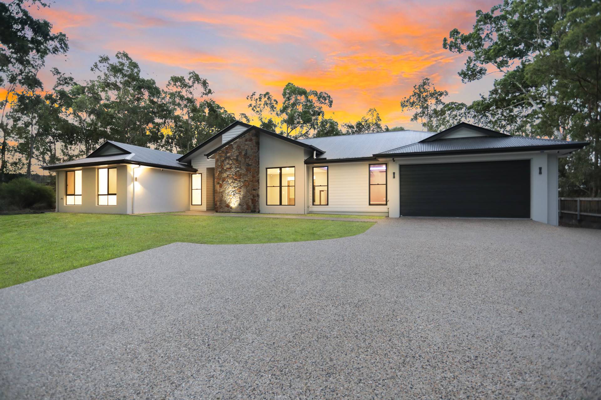 Top Tips for Building Custom Acreage Homes Leafe Designer Homes