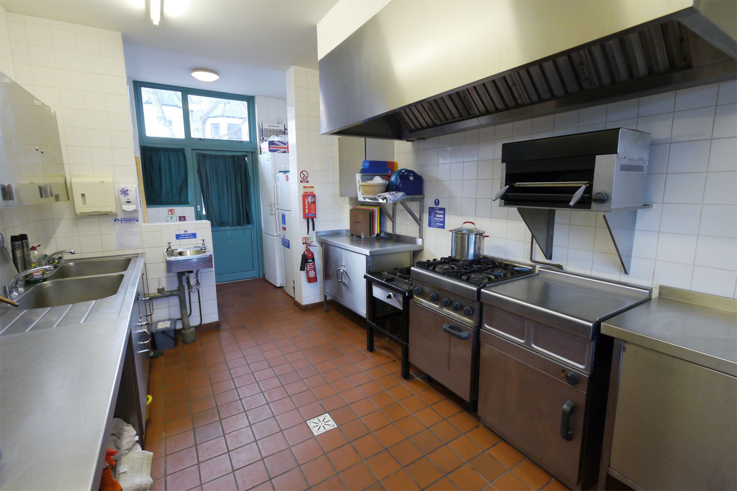 Tips To Select The Best Kitchen Equipment Hire At Your Place Leaf Lette