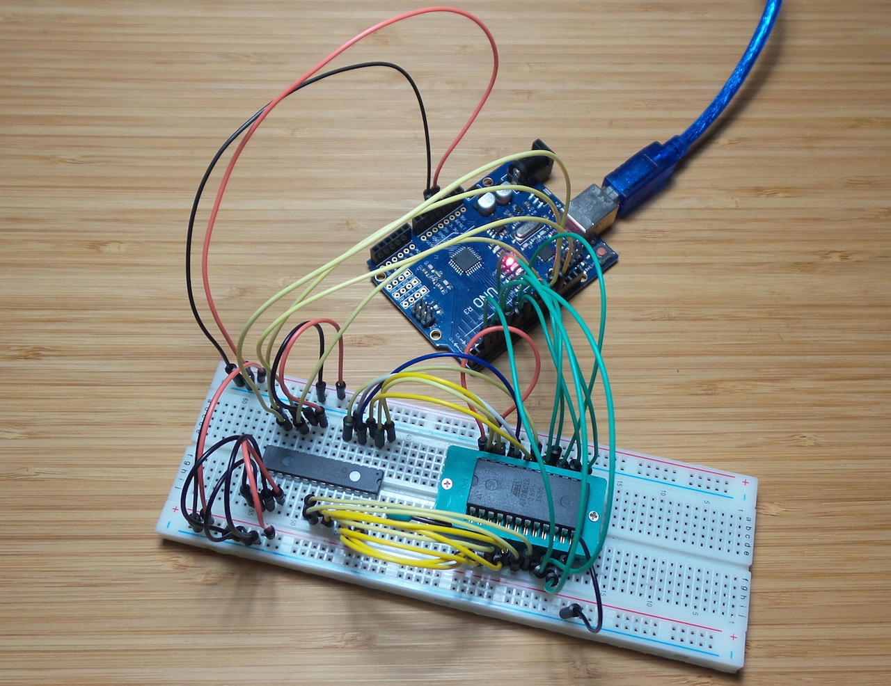 LEAP314 AT28C EEPROM Programmer with Port Expander tardate 2018
