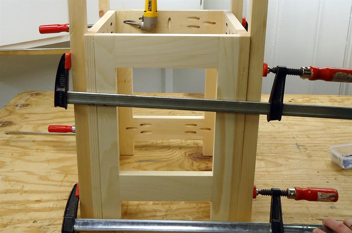 Outdoor Coffee Table with 4 Hidden Side Tables Kreg Tool