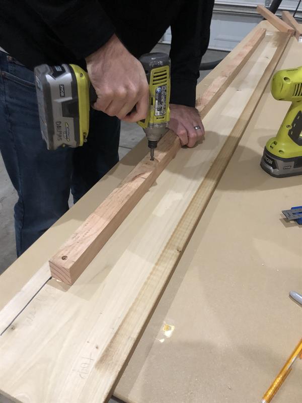 Queen Size Modern Farmhouse Bedframe Kreg Tool