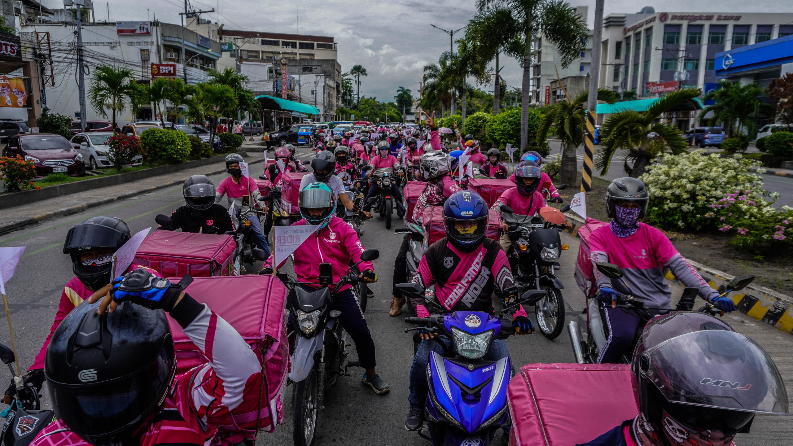 Gig delivery riders Workers or independent contractors? LEARN