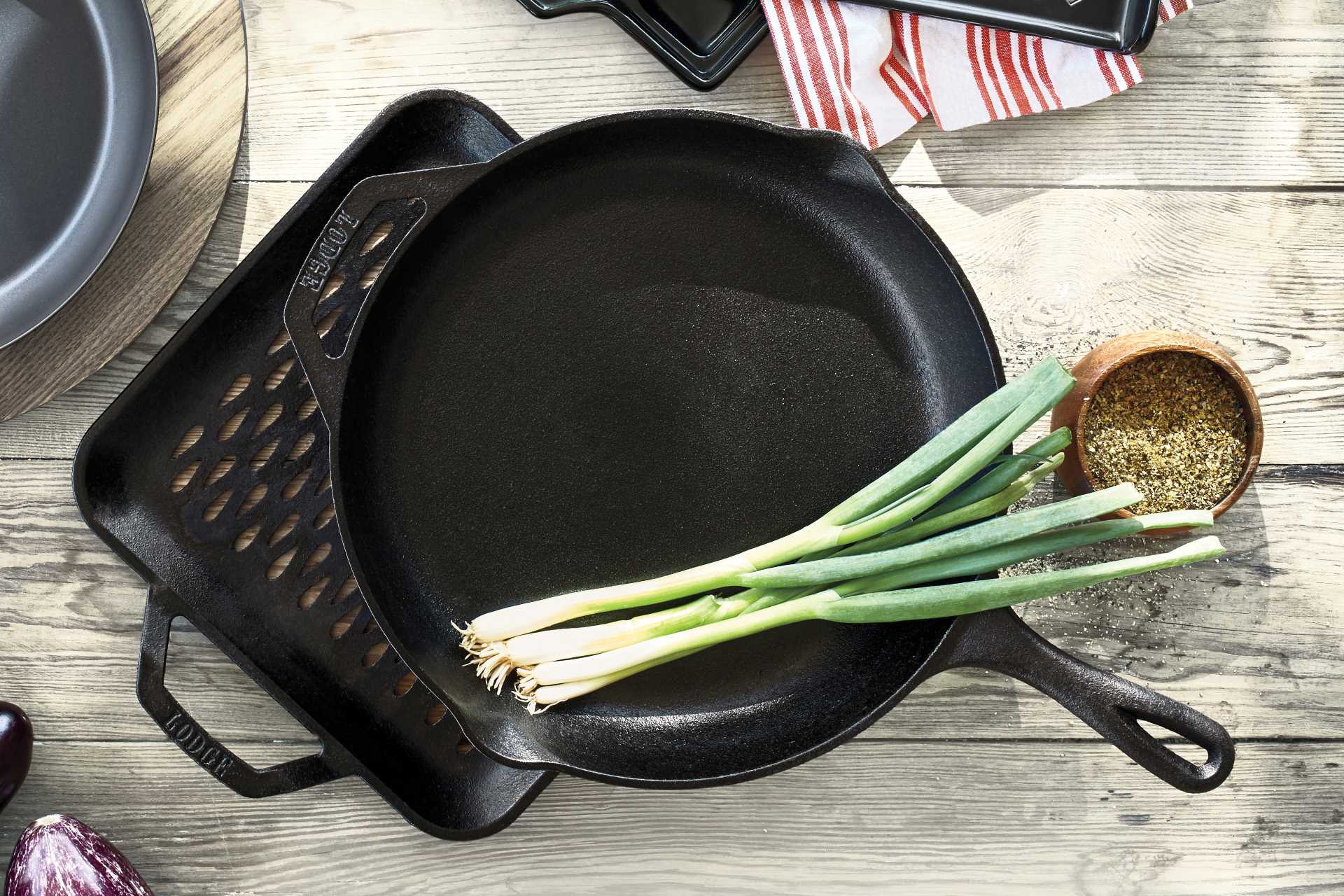 How To Clean and Season Cast Iron Cookware Lid & Ladle
