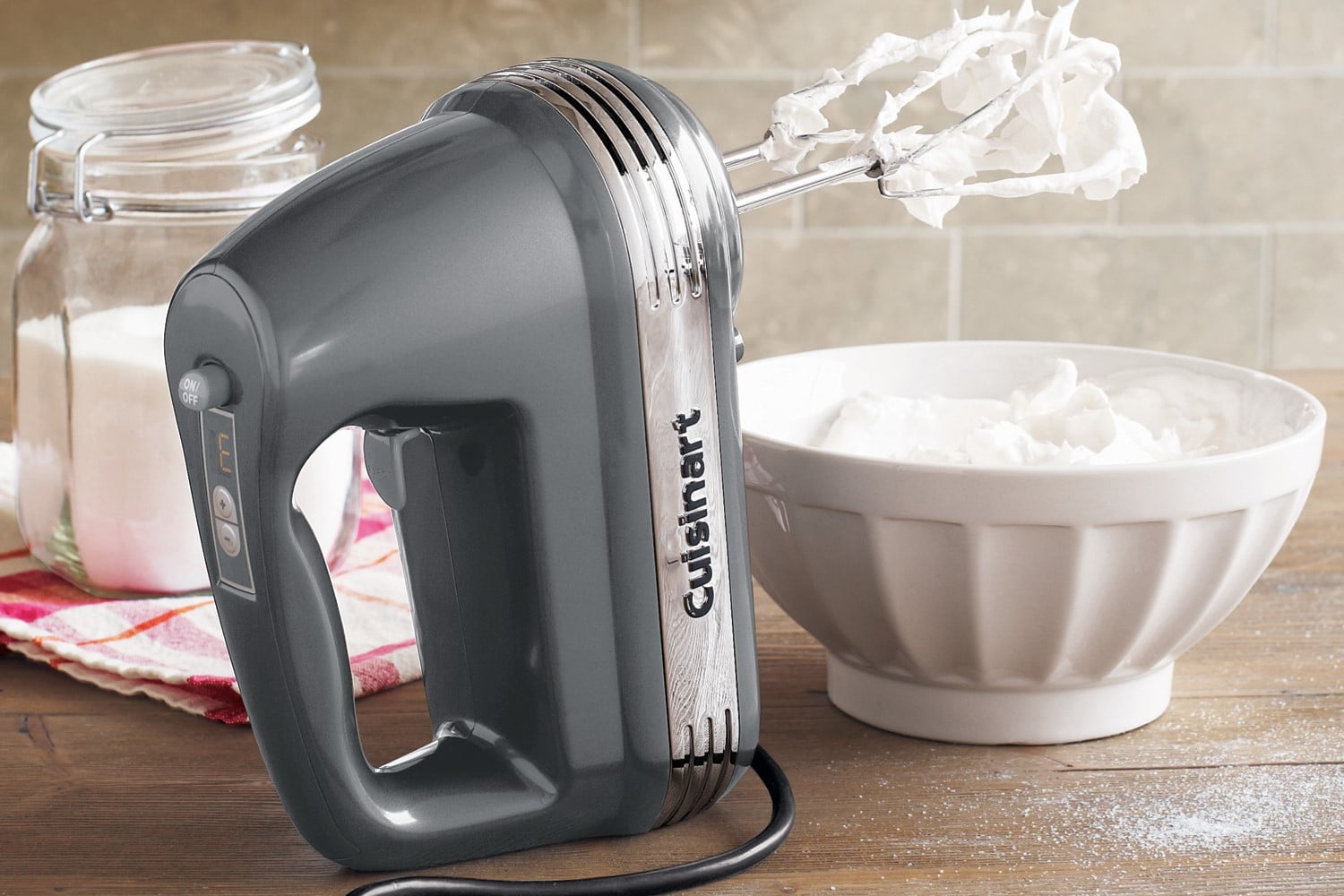 Hand Mixer vs Stand Mixer Which one is best? Lid & Ladle