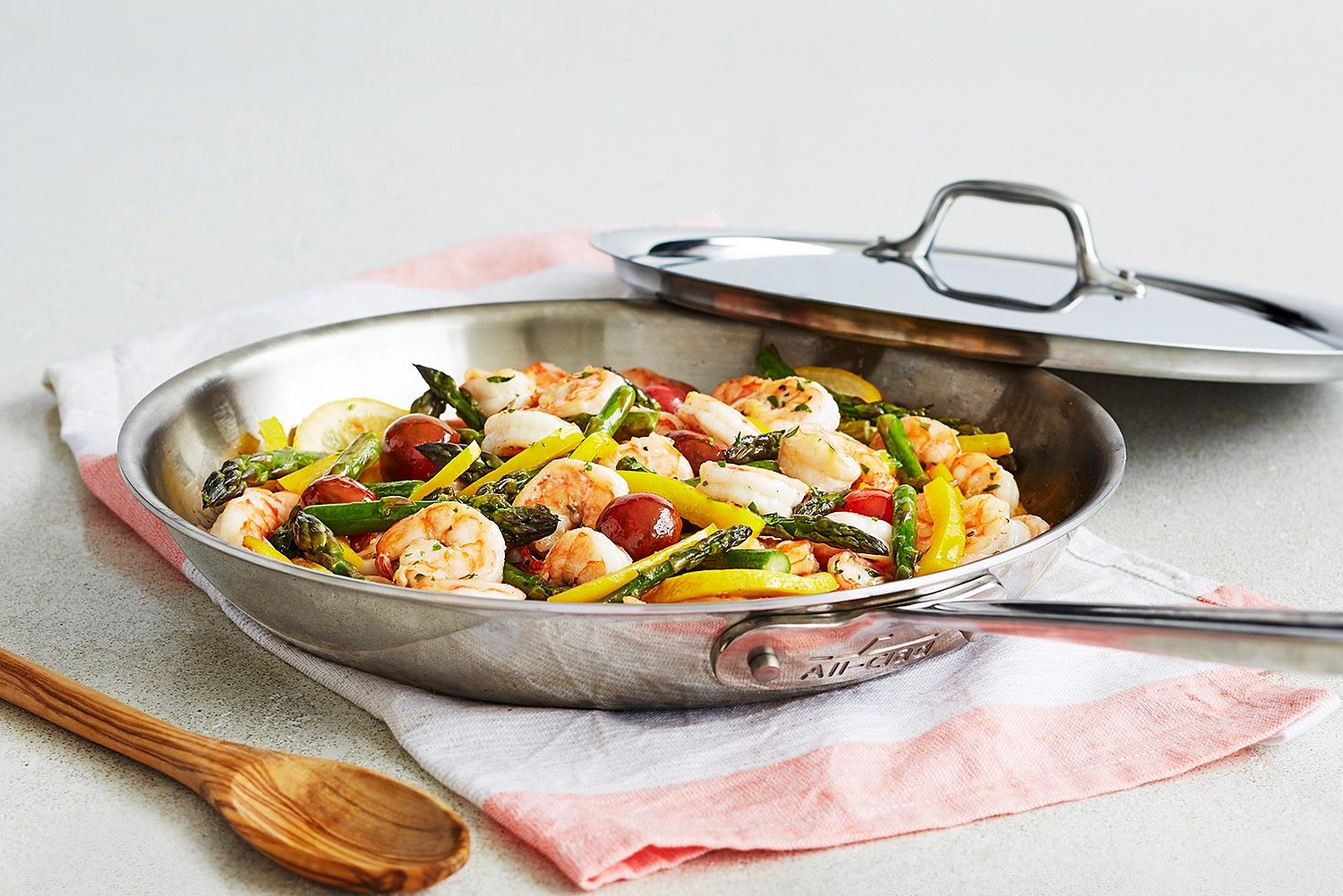 8 Essential Pots and Pans Lid & Ladle