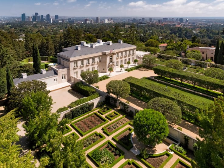 Jeff Bezos spends jaw dropping 165M for David Geffen's LA super