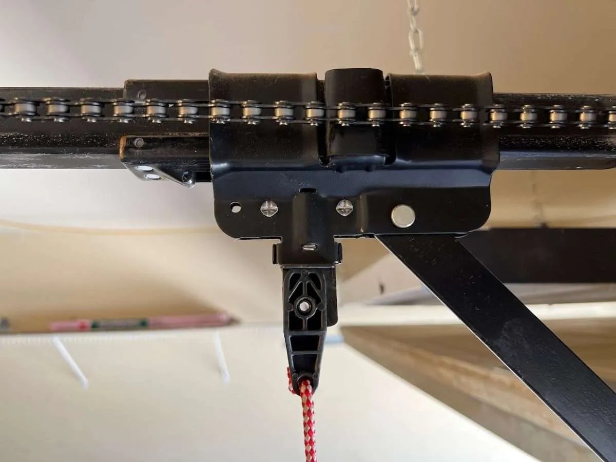 How To Connect a Stuck Garage Door Trolley Not Catching Learn Garage