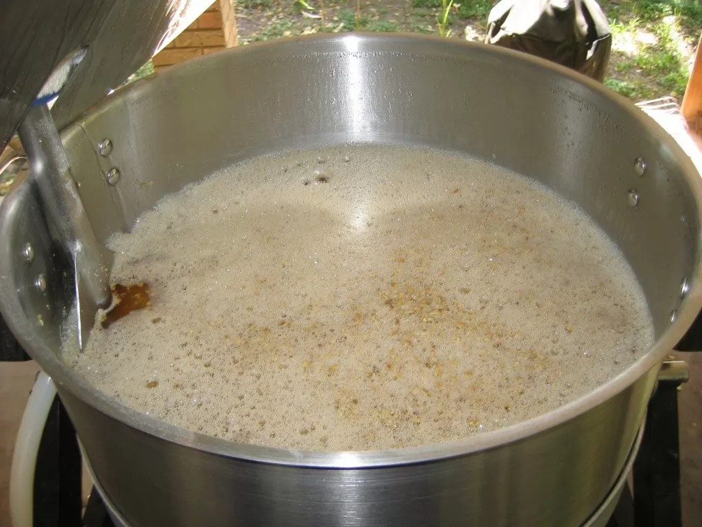Introduction to Grain Mashing for the Home Distiller Learn to Moonshine