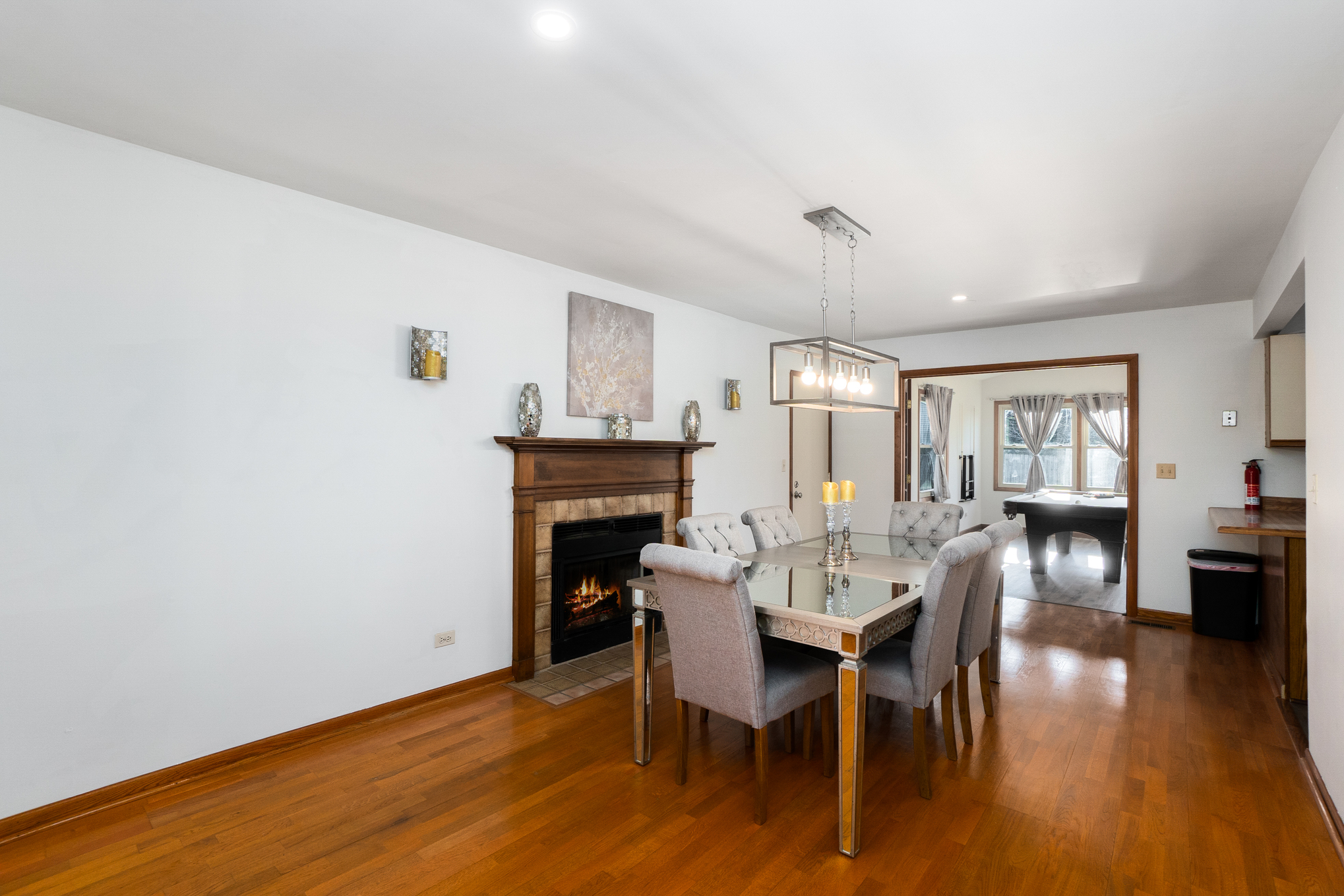 Knoll Dr, Naperville FHS Rental Short Term Rental Homes