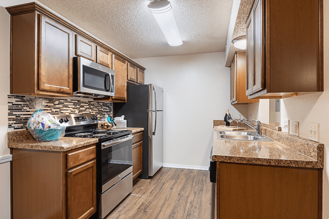 24800 Chenal Pky(Pinnacle Ridge Apartments) Leasing Angels