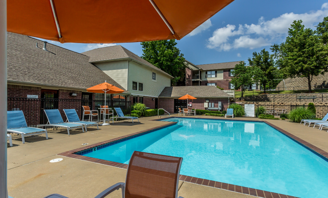 24800 Chenal Pky(Pinnacle Ridge Apartments) Leasing Angels