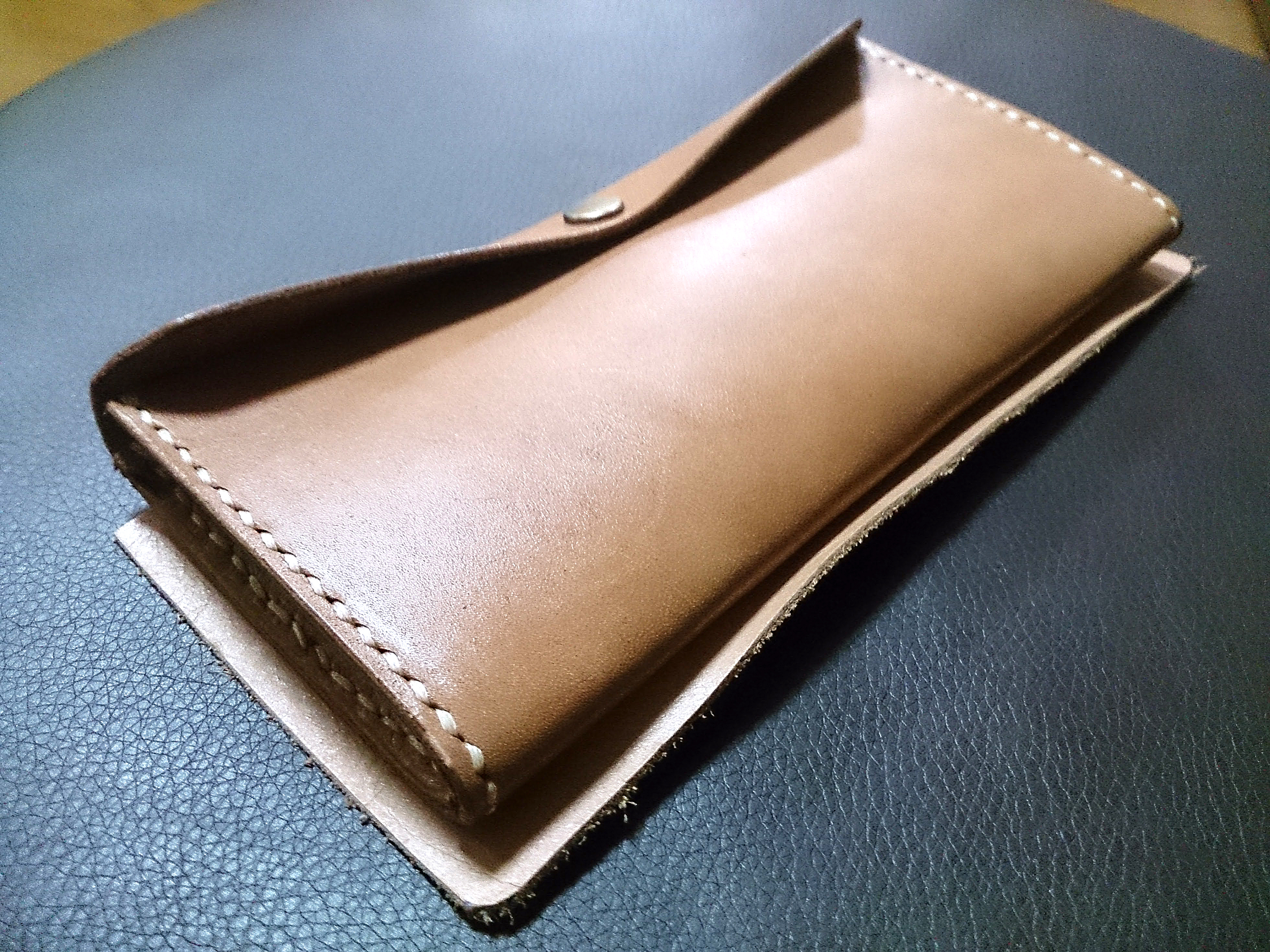 初心者のレザークラフト2つ折りロングウォレット：コインケースの作成