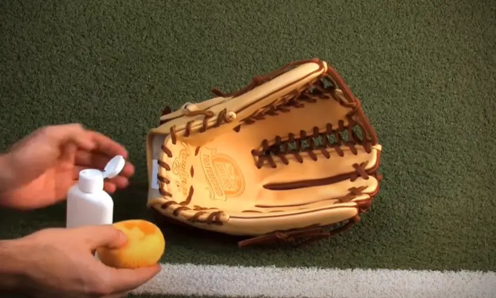 How to Soften Leather Baseball Gloves? LeatherProfy