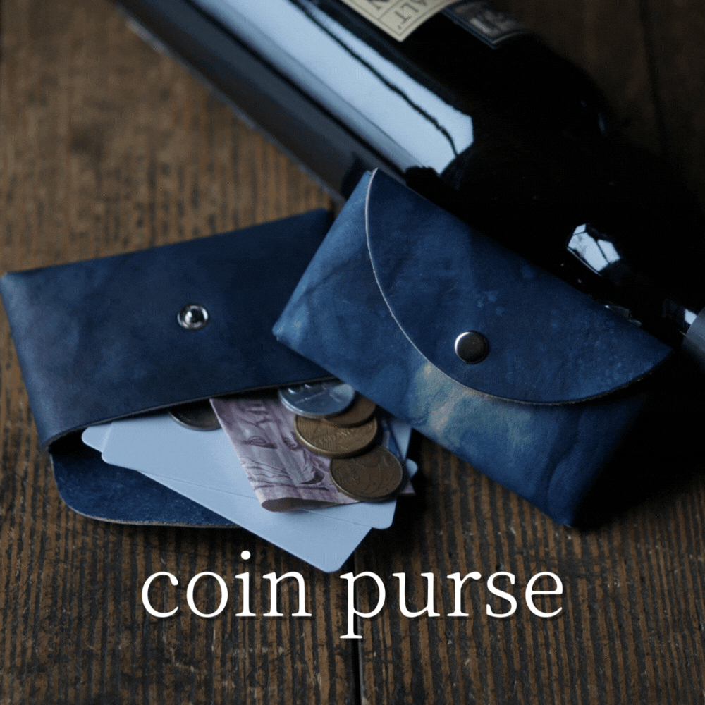 レザースタジオサードの空や海のような美しい革製品 T h i r d