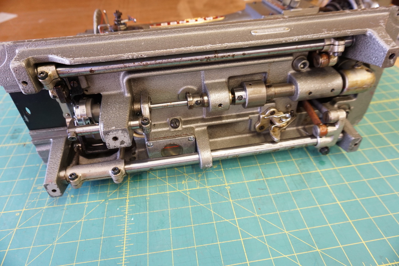 Consew 206Rb-1 Industrial Walking Foot Sewing Machine (Head Only) - Old