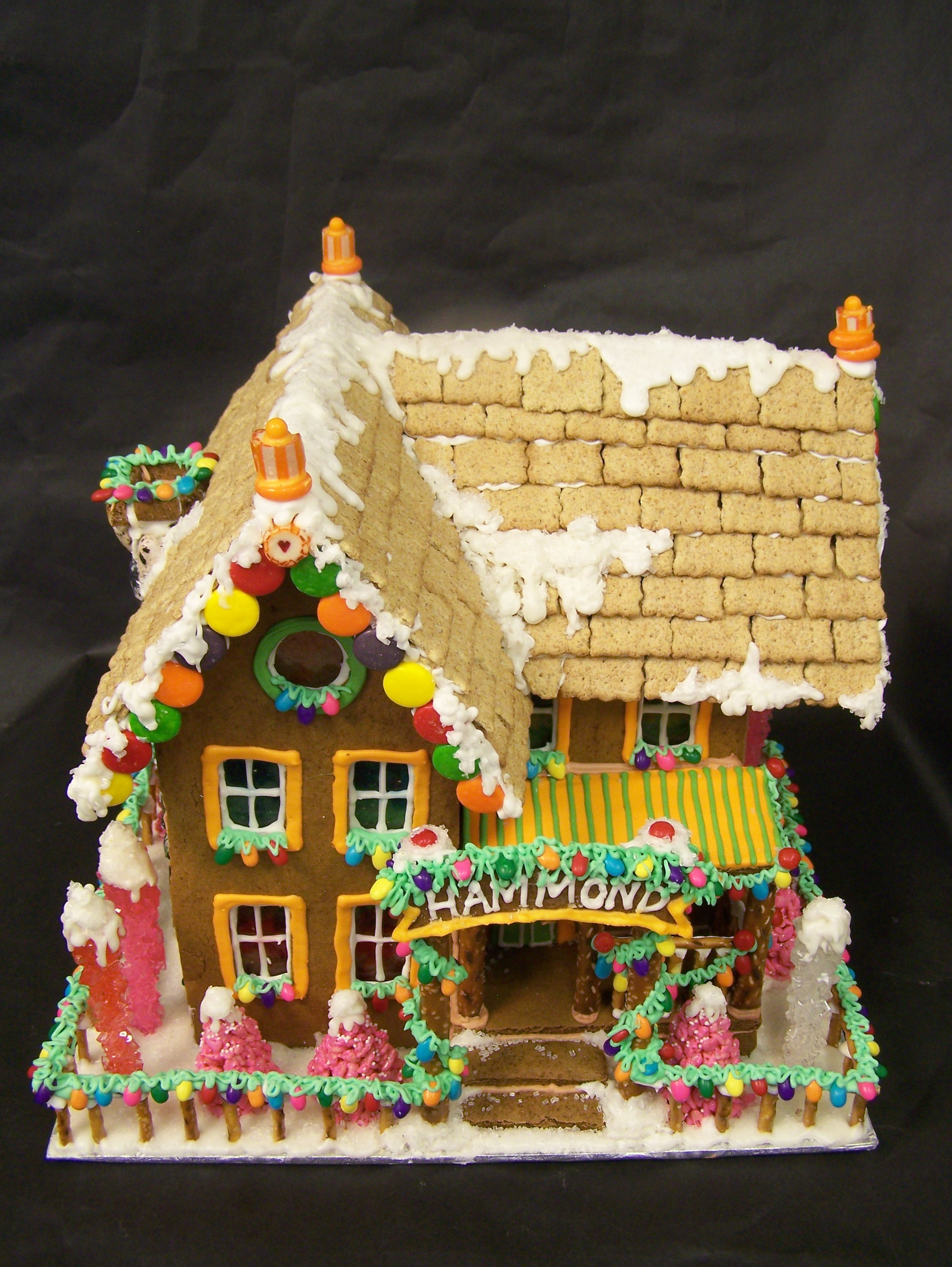 Victorian gingerbread house le' Bakery Sensual