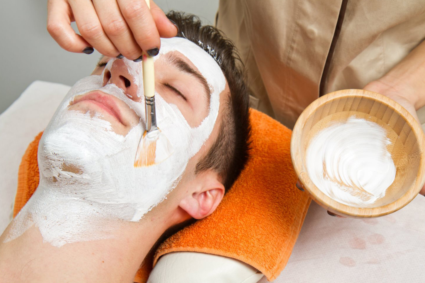 Proffesional Gentleman Facial Spa Center near Naples.