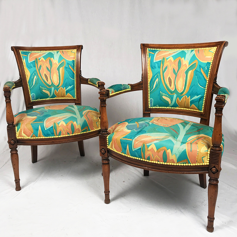 Paire de fauteuils de style Directoire Le chat rouge